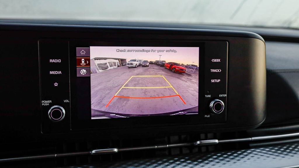 Used 2024 Kia Carnival LX image 29