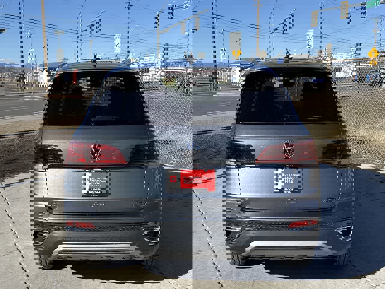 Used 2022 Volkswagen Taos SEL image 4