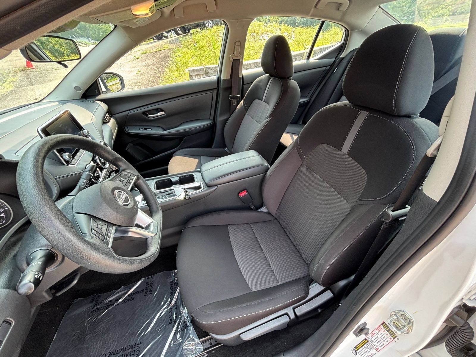 Used 2025 Nissan Sentra SV FWD image 33