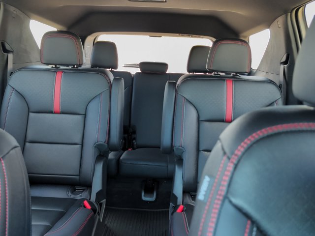 Certified 2024 Chevrolet Traverse RS FWD image 20