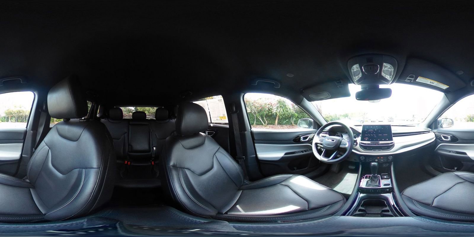 Used 2025 Jeep Compass Limited image 43