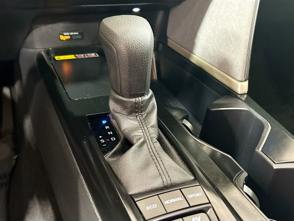 Used 2025 Toyota Camry LE w/ Convenience Package FWD image 14