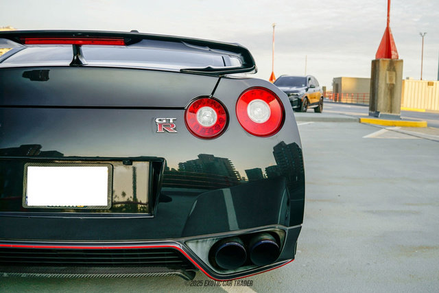 Used 2014 Nissan GT-R Premium w/ Premium Interior Package image 70