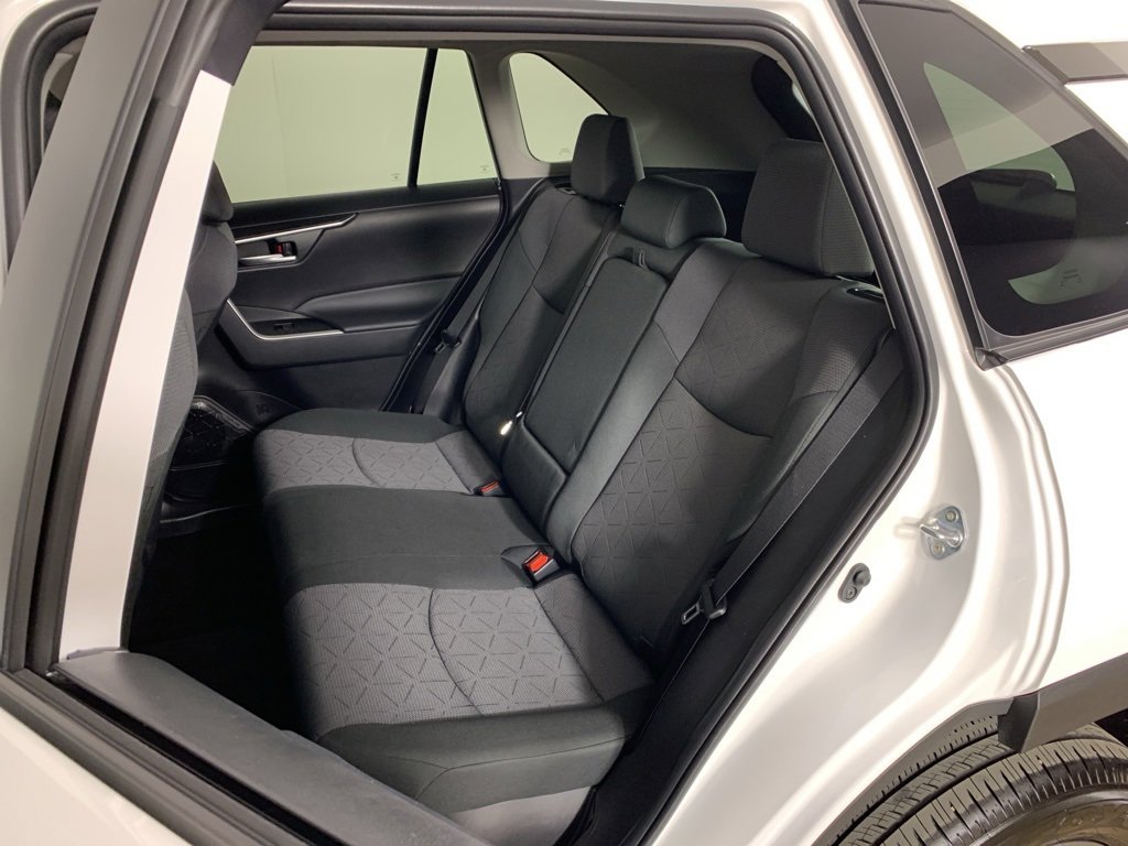 Used 2025 Toyota RAV4 XLE image 30
