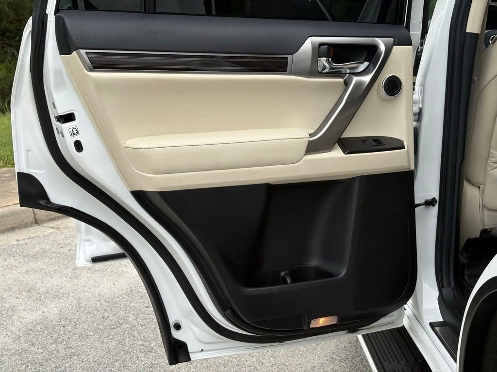 Certified 2022 Lexus GX 460 Premium w/ Accessory Package AWD/4WD image 22