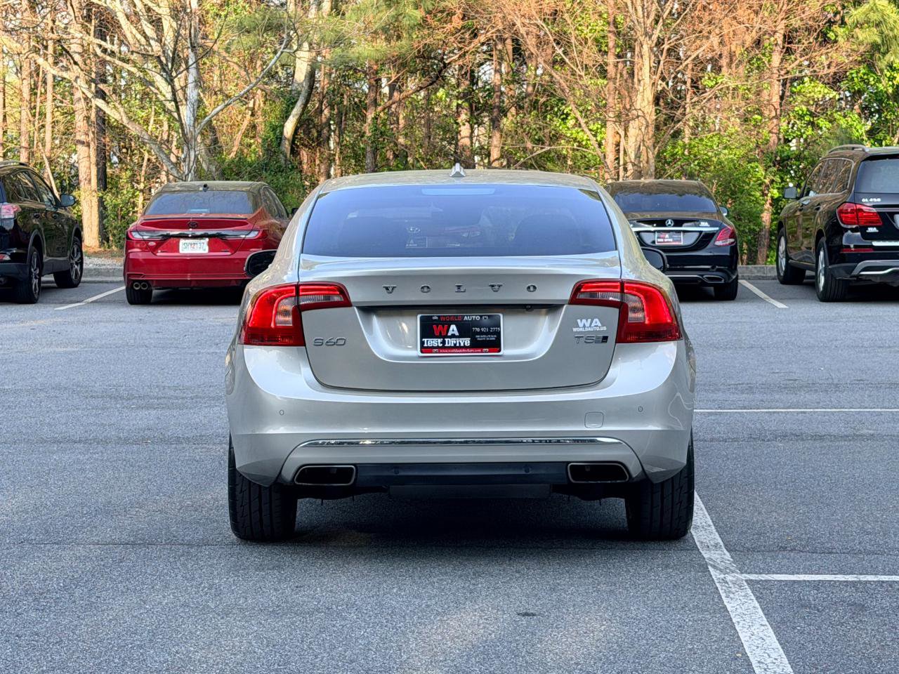 Used 2018 Volvo S60 T5 Inscription image 5