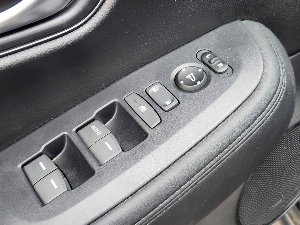 Certified 2025 Honda HR-V LX image 15