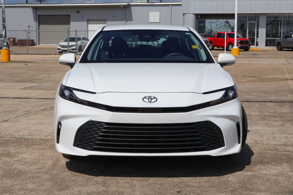 Used 2025 Toyota Camry LE w/ Convenience Package image 21