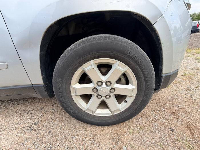 Used 2014 GMC Acadia SLE FWD image 19