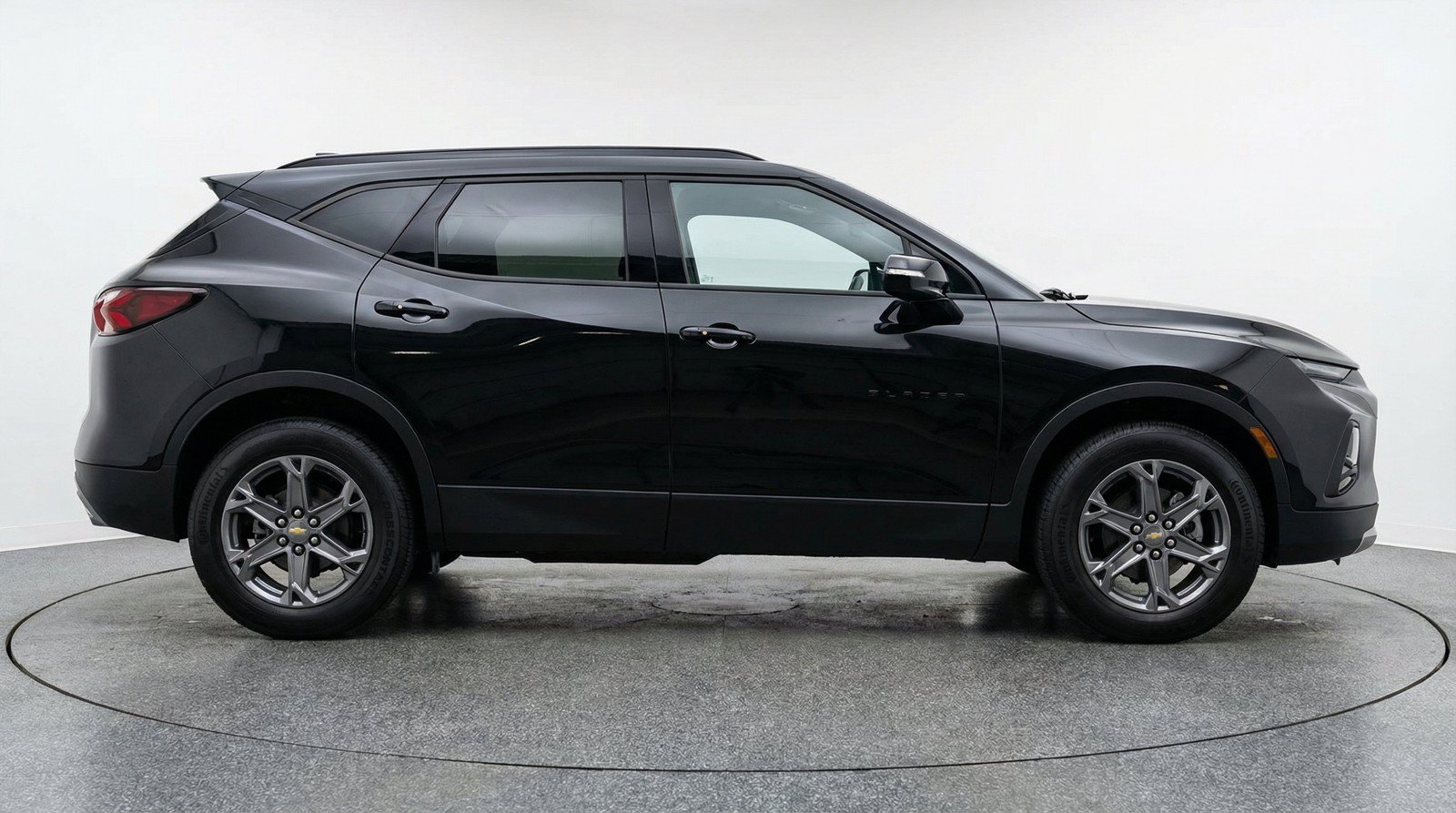 Used 2025 Chevrolet Blazer LT FWD image 11