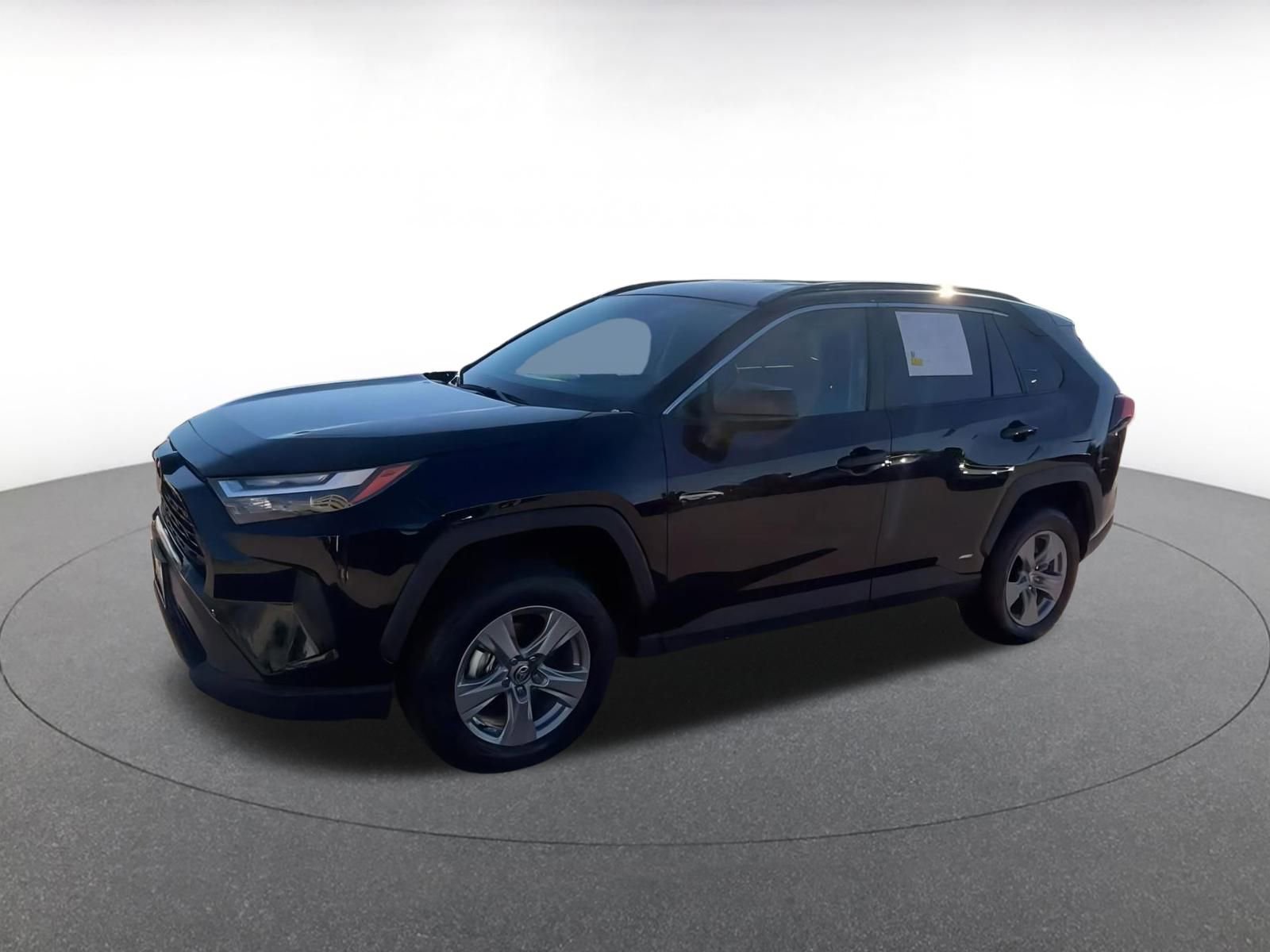 Used 2025 Toyota RAV4 LE image 8