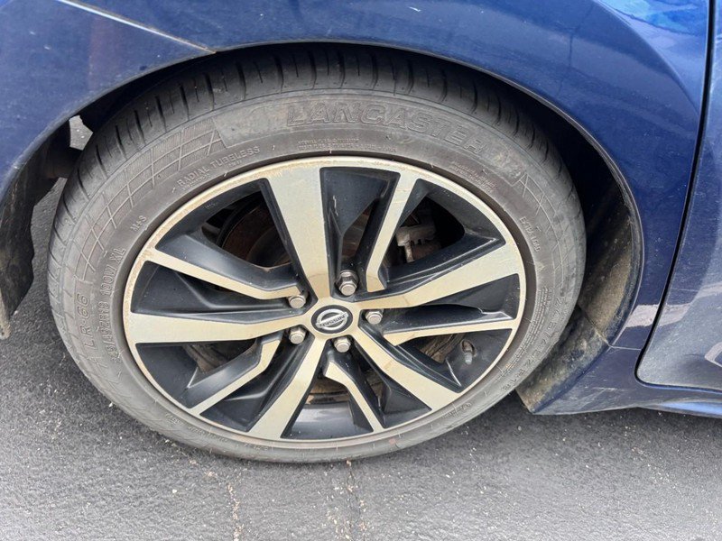 Used 2022 Nissan Maxima SV w/ Floor Mat Group FWD image 5