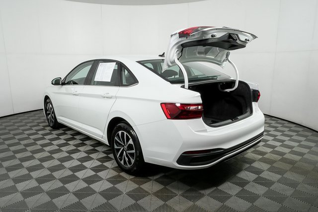 Used 2025 Volkswagen Jetta S image 28