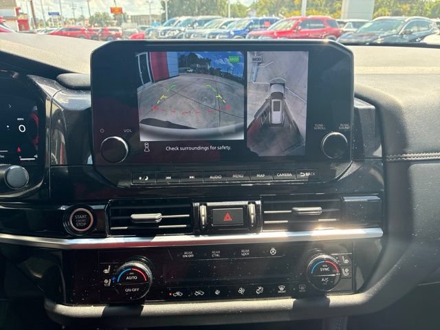 Used 2024 Nissan Pathfinder Platinum FWD image 26