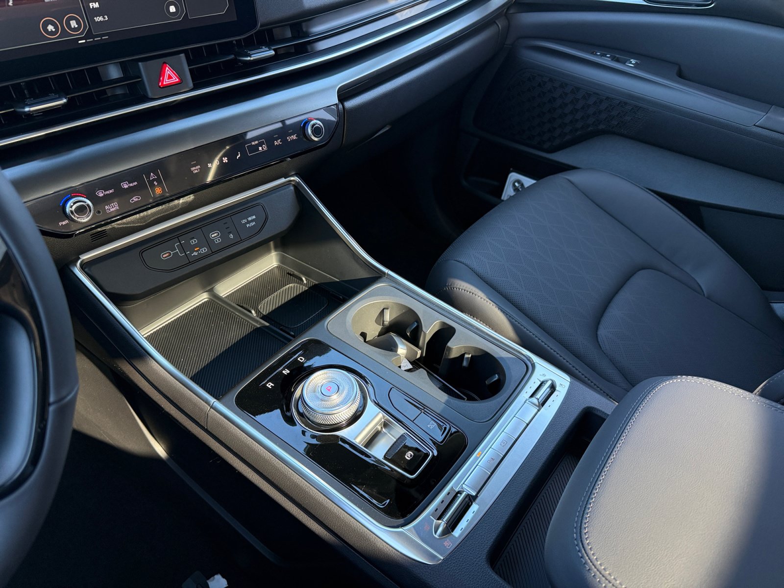 New 2027 Kia Carnival SX FWD image 13