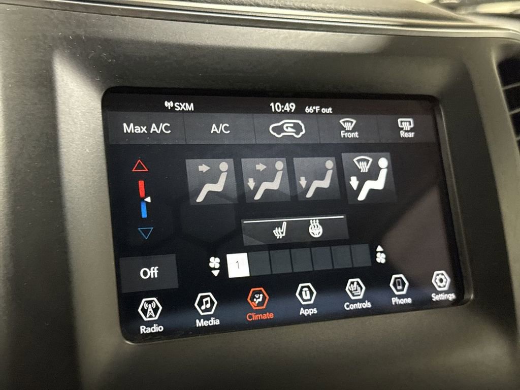 Used 2020 Jeep Cherokee Latitude w/ Cold Weather Group image 16