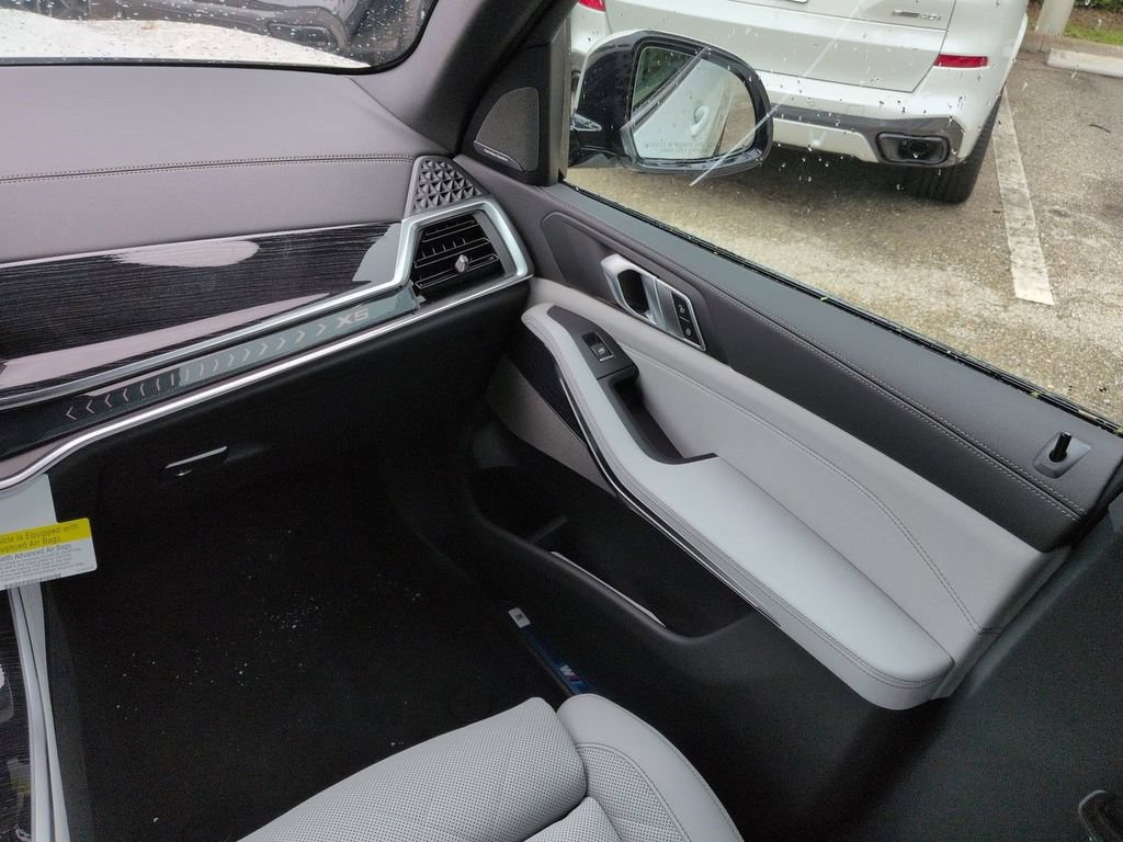 New 2026 BMW X5 xDrive50e w/ M Sport Package AWD/4WD image 17