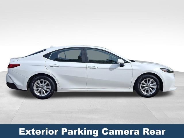 Used 2025 Toyota Camry LE FWD image 9