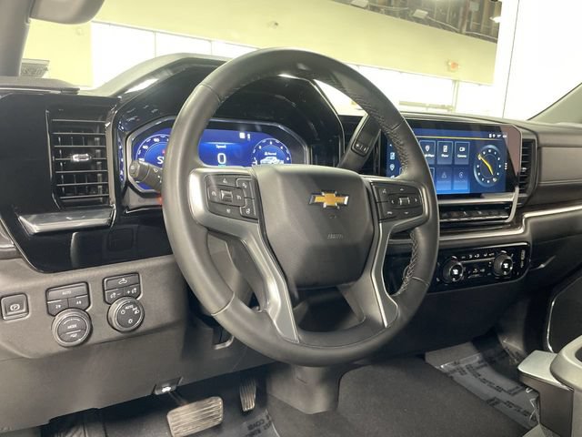 Used 2023 Chevrolet Silverado 1500 LT AWD/4WD image 14
