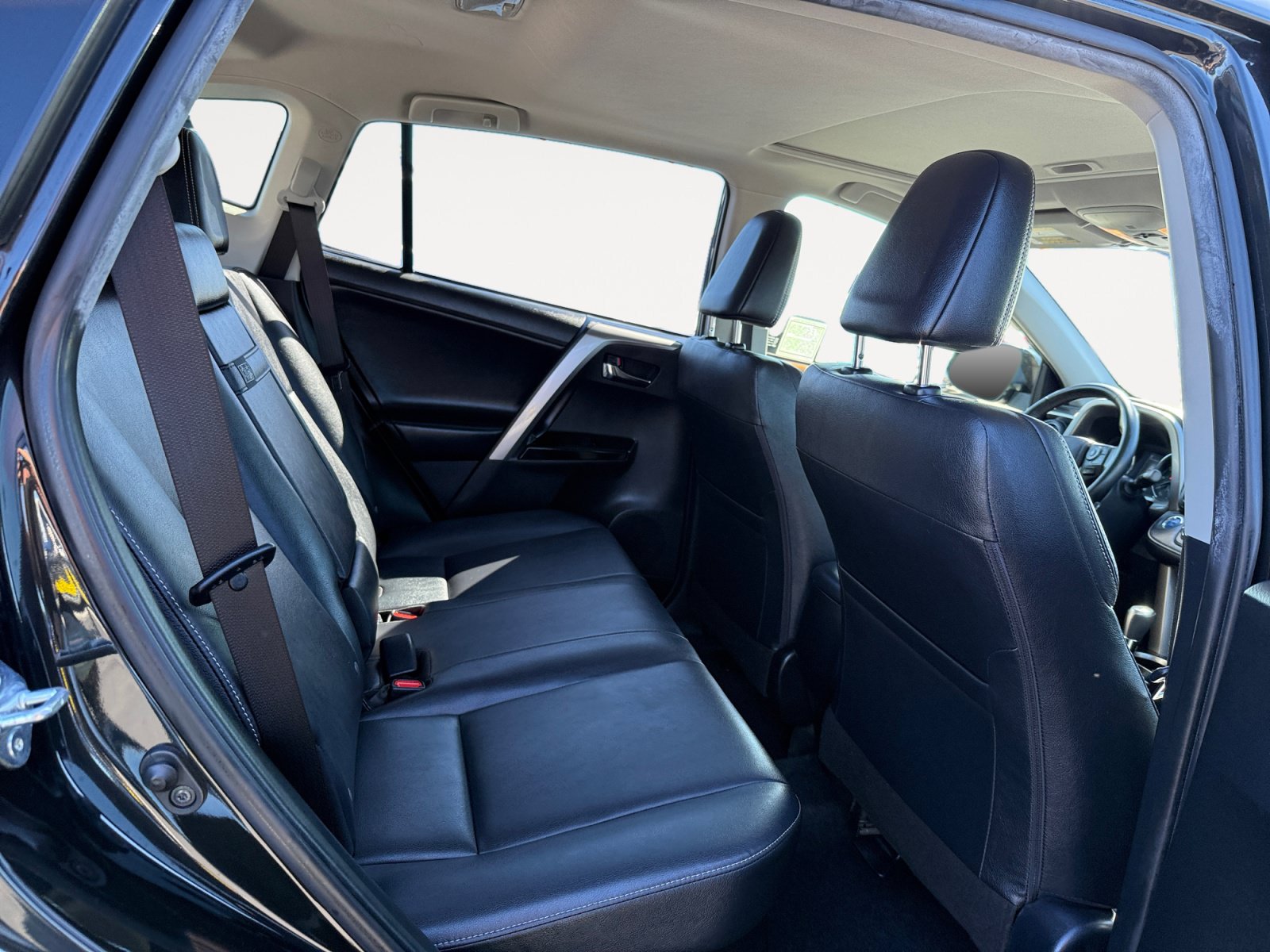 Used 2018 Toyota RAV4 Limited w/ Advanced Technology Package AWD/4WD image 18