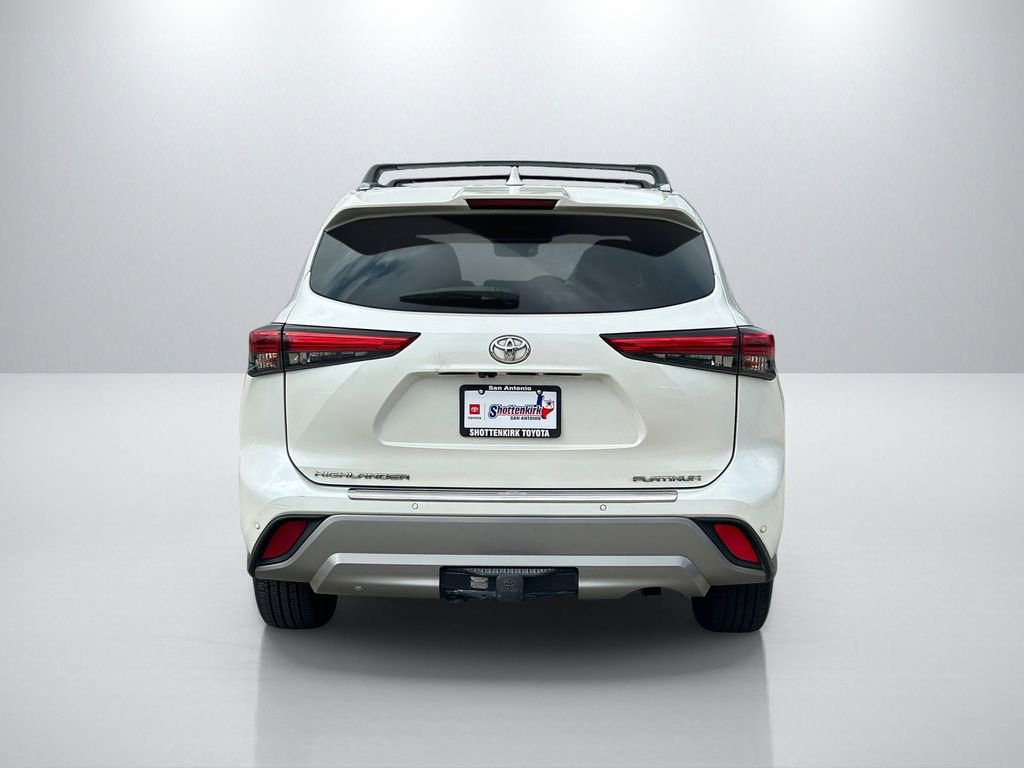 Used 2021 Toyota Highlander Platinum image 6