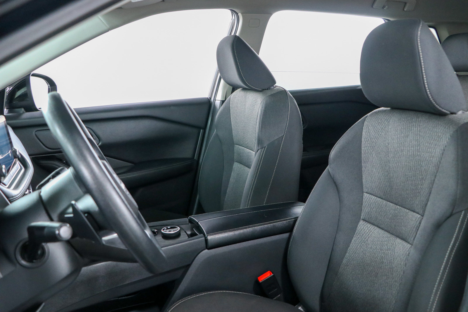 Used 2024 Nissan Rogue SV AWD/4WD image 23