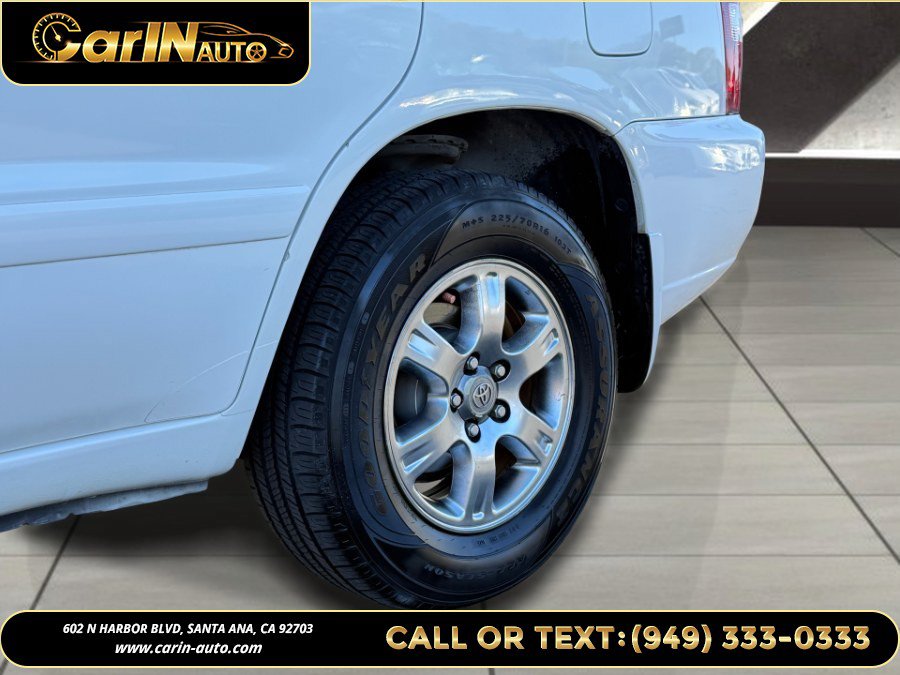 Used 2005 Toyota Highlander 2WD V6 w/ Appearance Pkg image 26