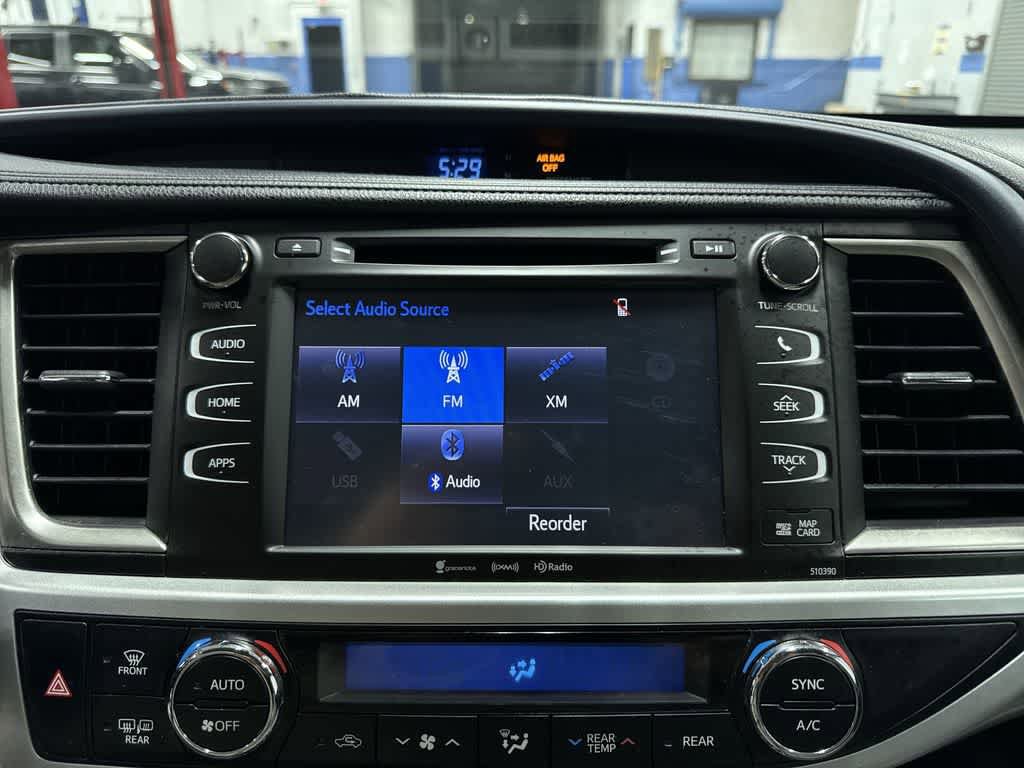Used 2019 Toyota Highlander XLE w/ Protection Package #3 AWD/4WD image 22