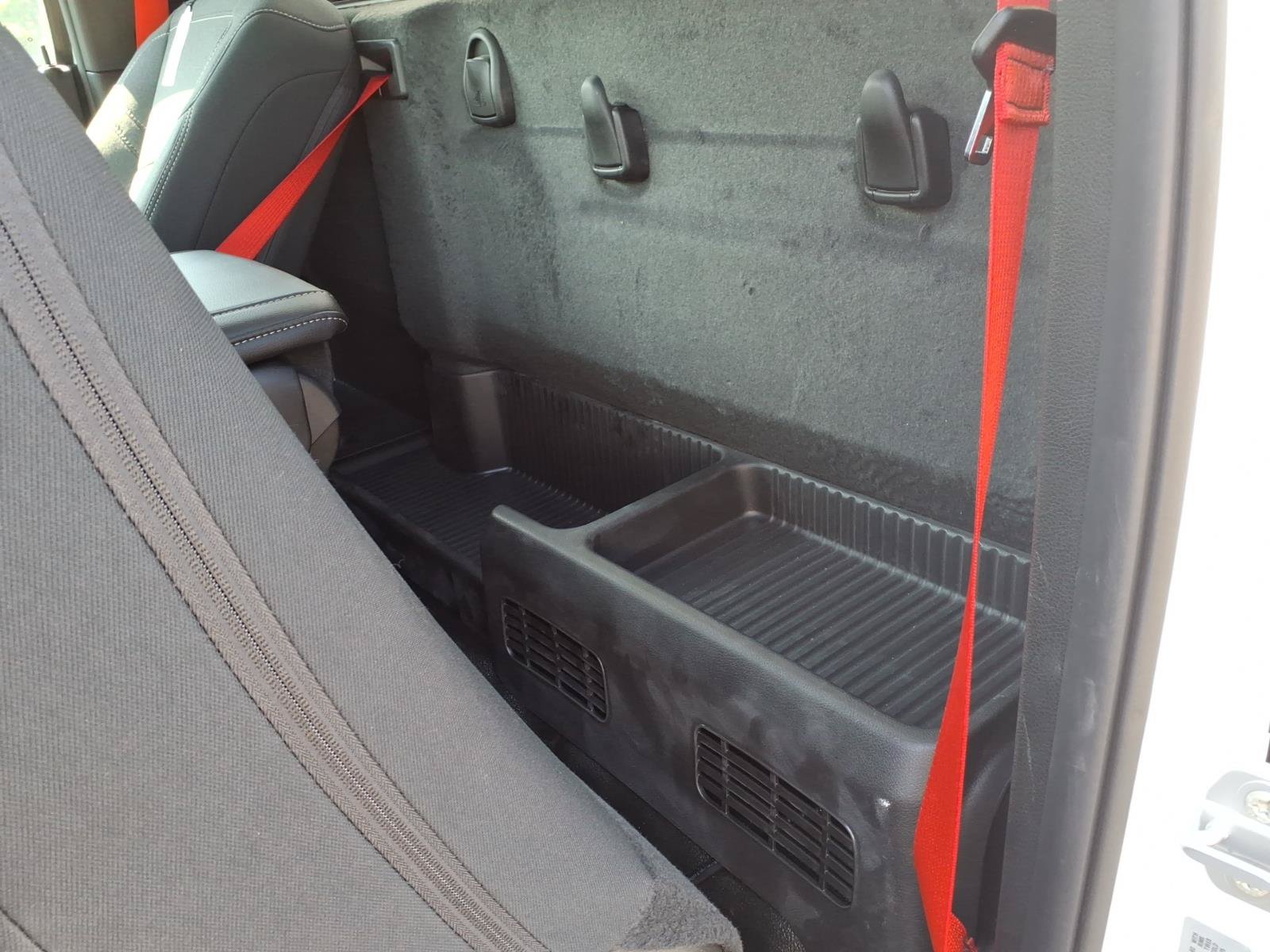 New 2026 RAM 5500 4x4 Regular Cab image 17