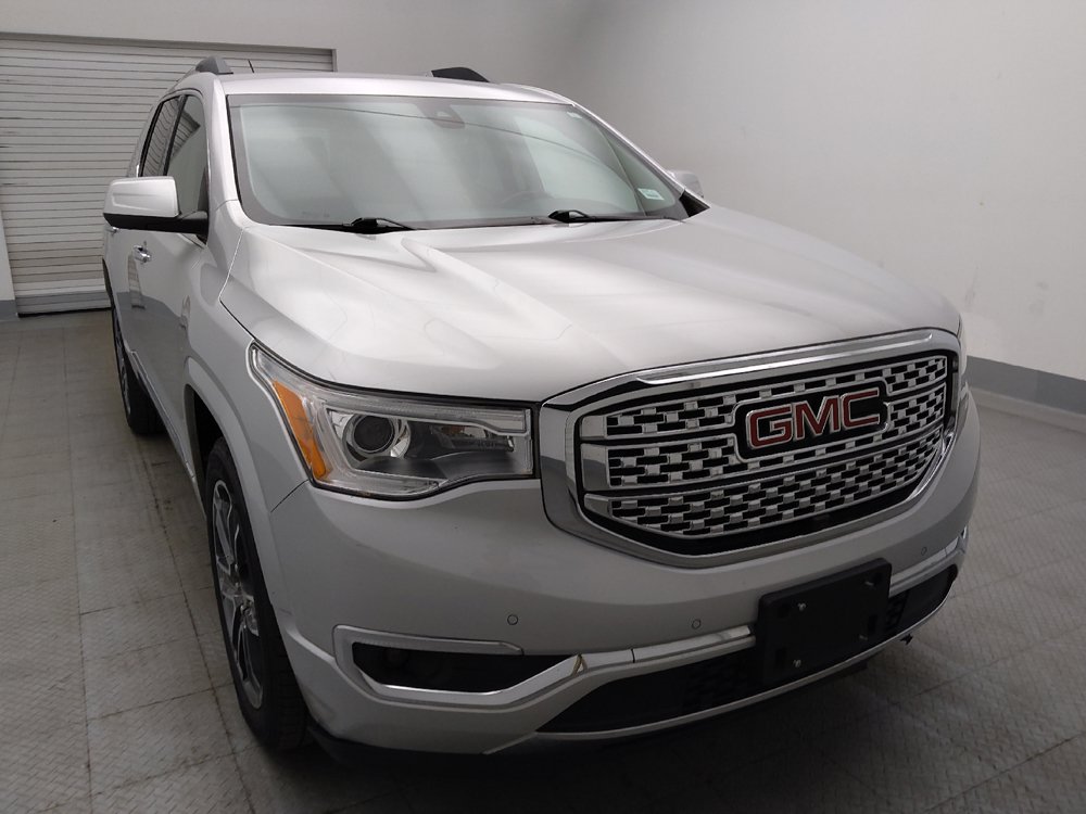 Used 2019 GMC Acadia Denali w/ Technology Package FWD image 14