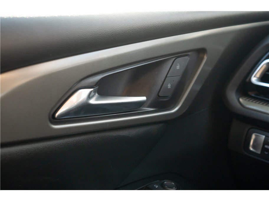 Used 2024 Chevrolet Traverse LT w/ Midnight/Sport Edition FWD image 11