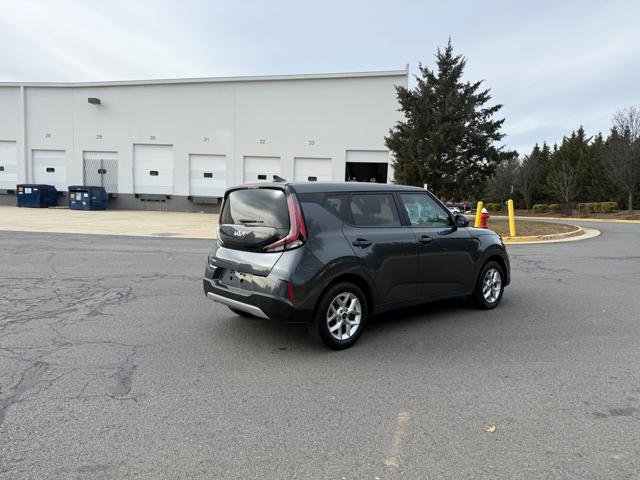 Used 2023 Kia Soul LX w/ Option Group 015 FWD image 4