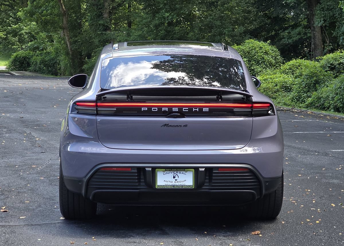 Used 2025 Porsche Macan 4 Electric AWD/4WD image 5