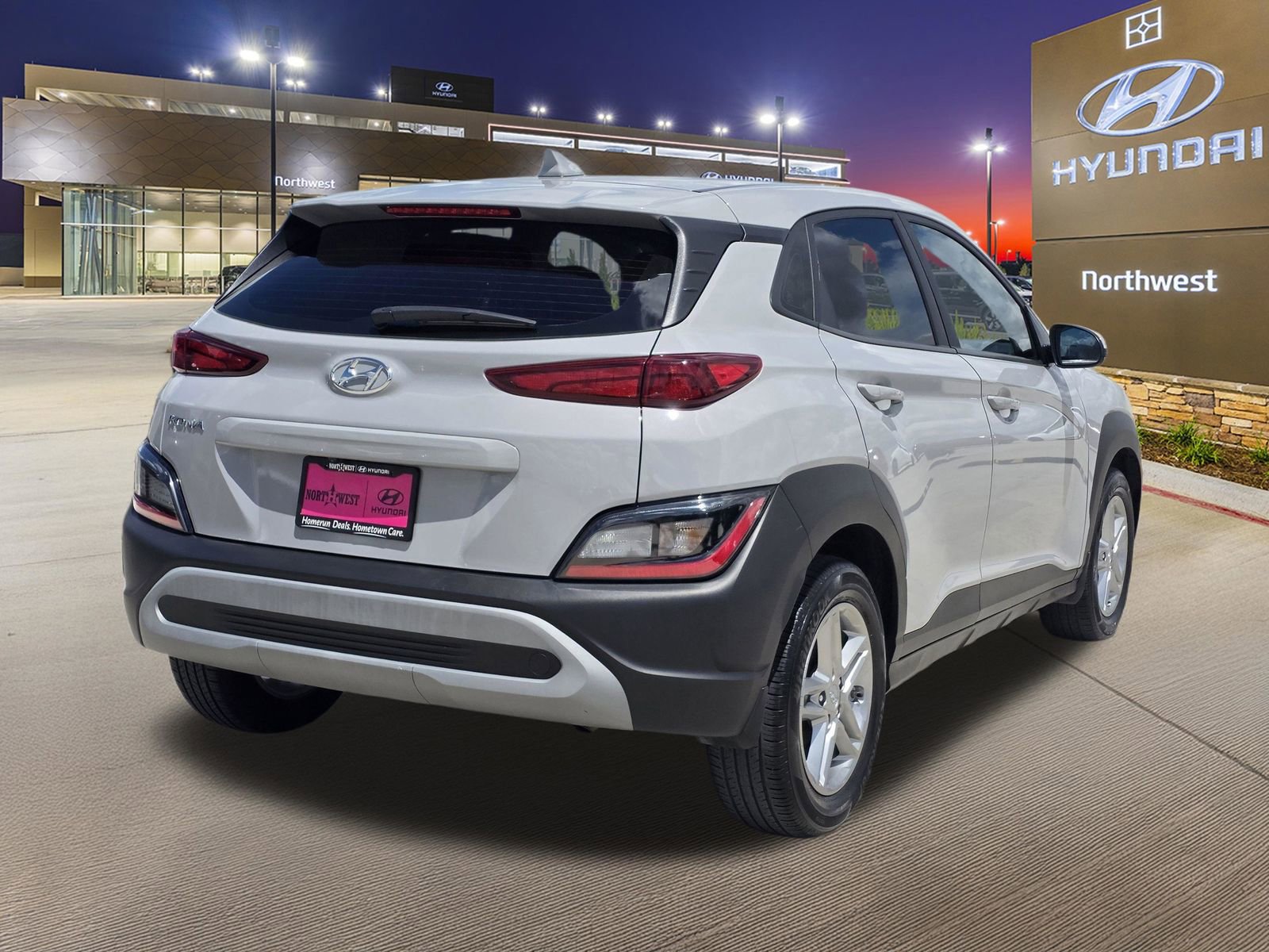 Used 2023 Hyundai Kona SE FWD image 7