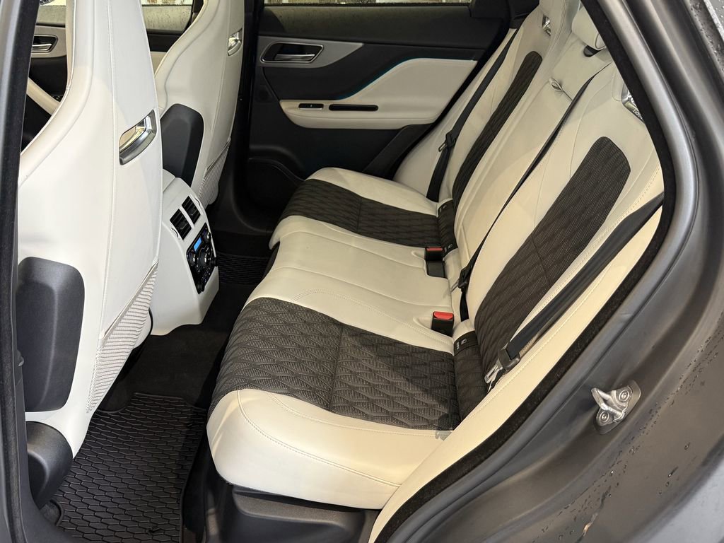 Used 2020 Jaguar F-PACE SVR image 12