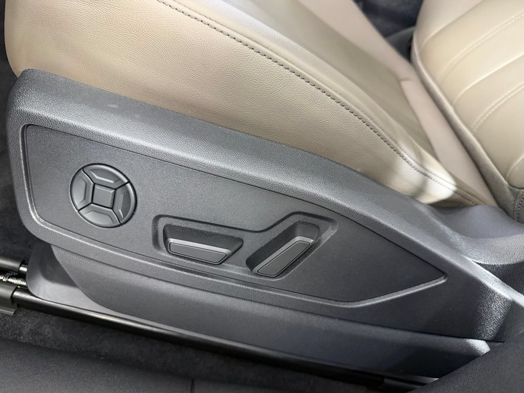 Used 2025 Audi Q5 Premium Plus AWD/4WD image 24
