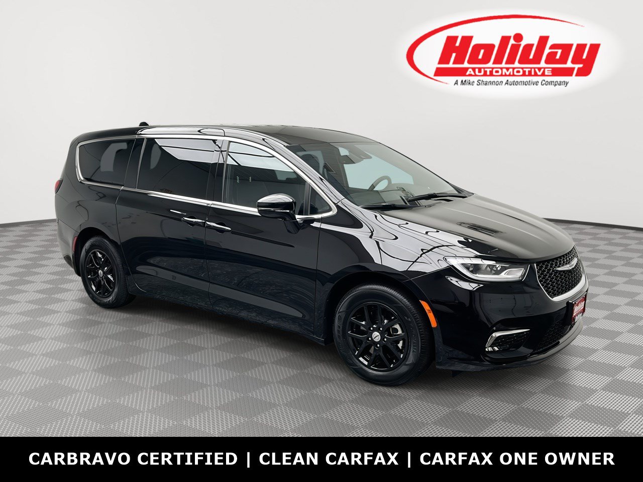 Used 2025 Chrysler Pacifica Select FWD image 1