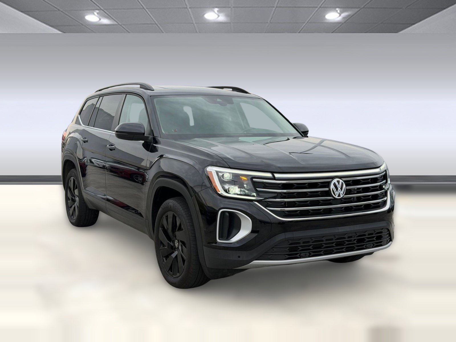 Used 2025 Volkswagen Atlas SE w/ Panoramic Sunroof Package FWD image 6