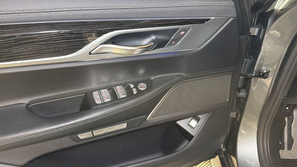 Used 2017 BMW 740e xDrive image 18