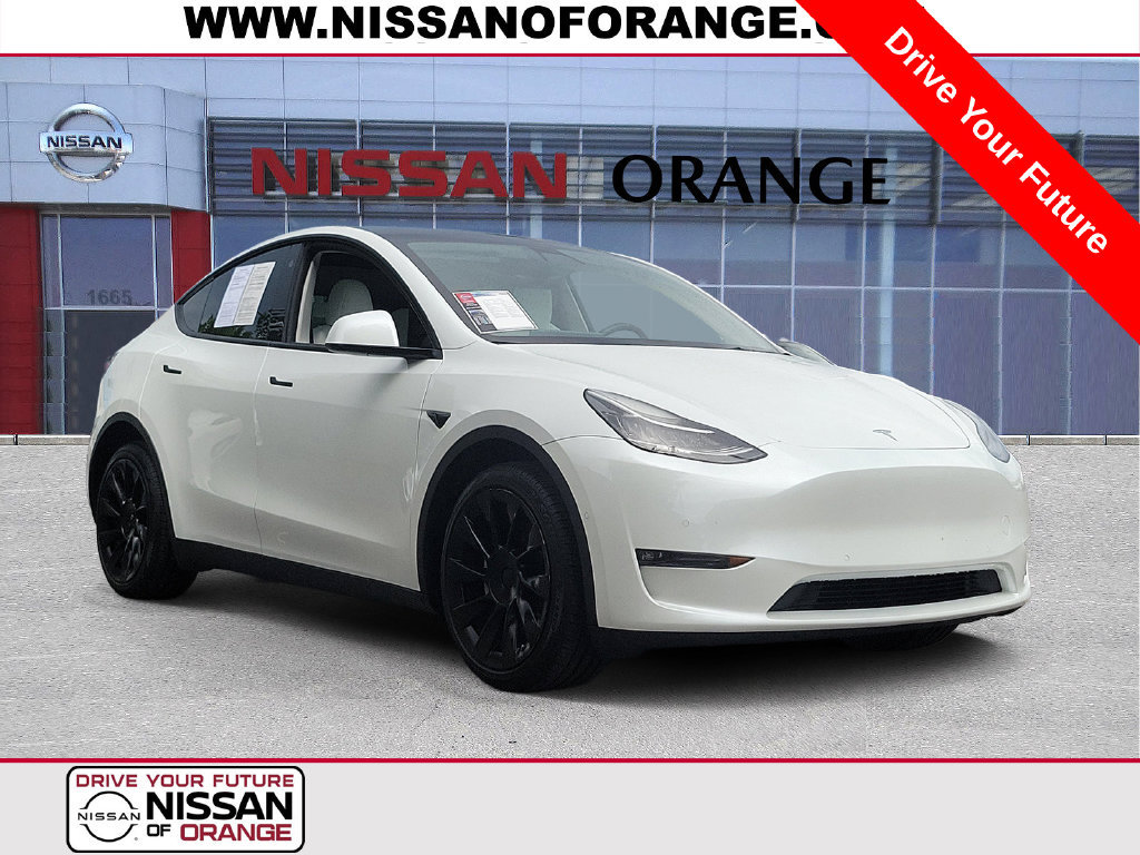 Used 2022 Tesla Model Y Long Range AWD/4WD image 1