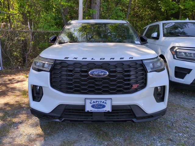 Used 2025 Ford Explorer ST AWD/4WD image 3