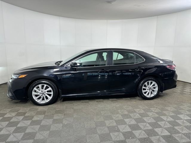 Used 2024 Toyota Camry SE image 6