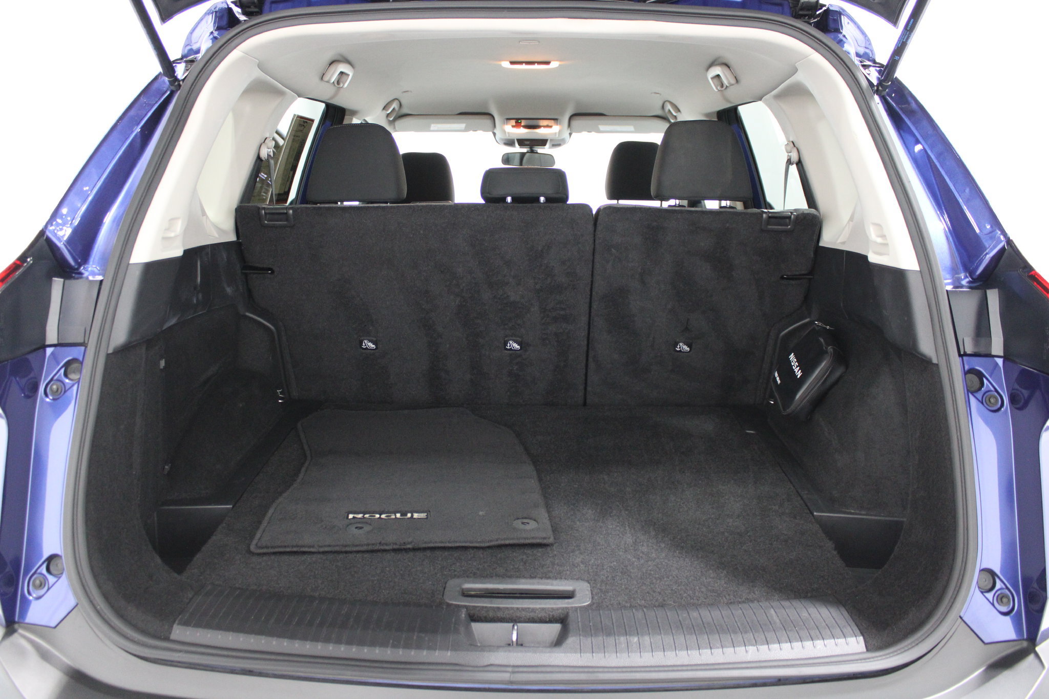 Used 2023 Nissan Rogue SV AWD/4WD image 19