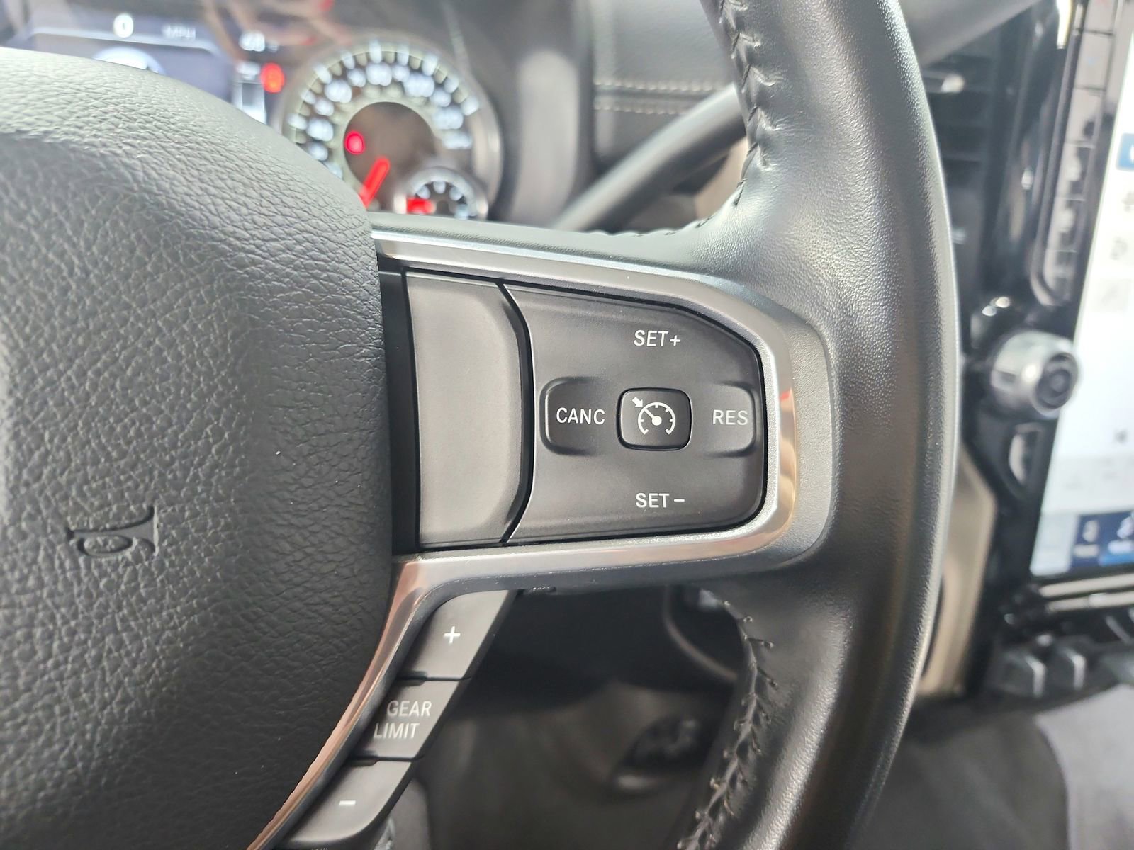 Used 2024 RAM 2500 Laramie AWD/4WD image 25