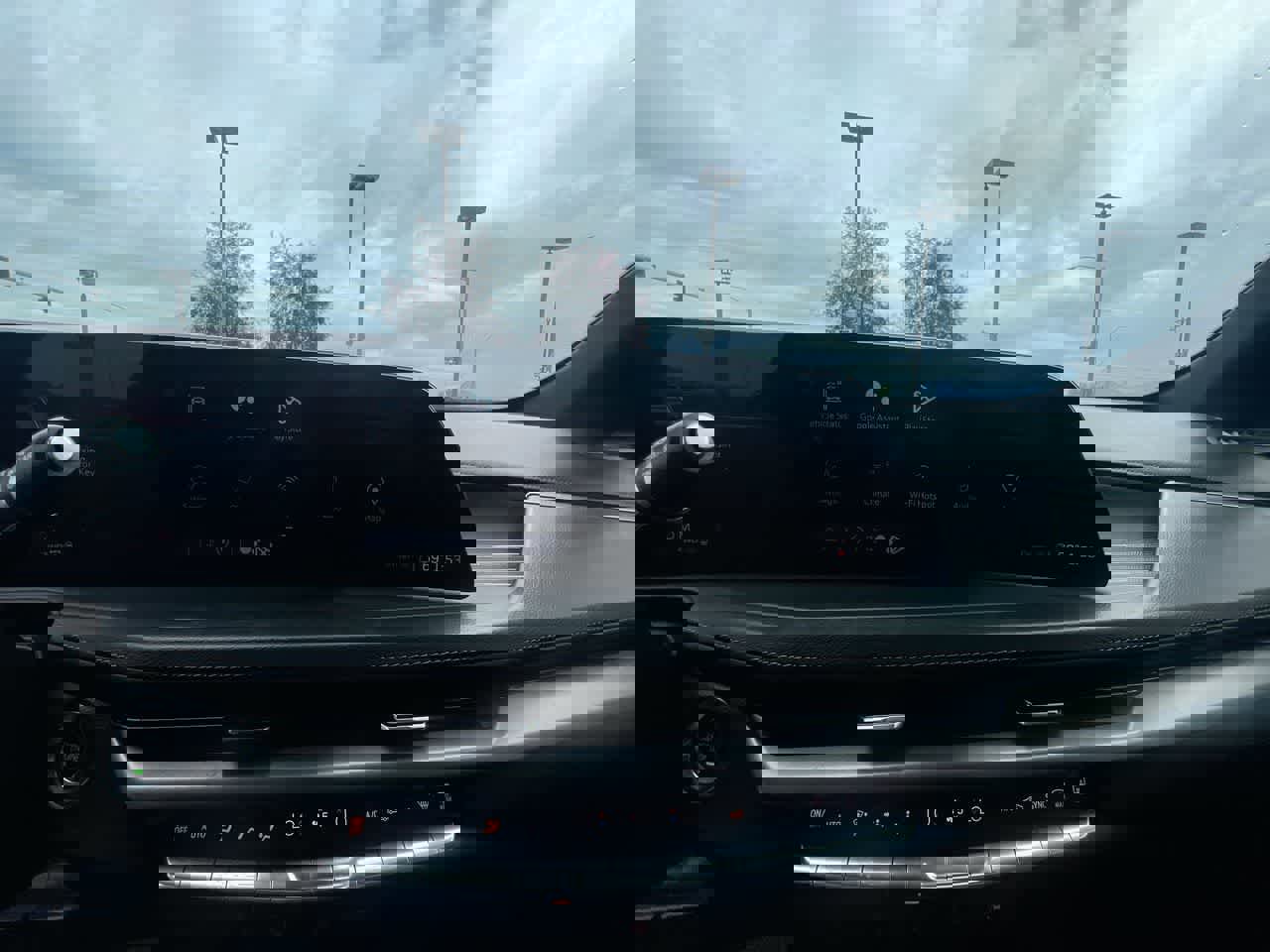 Used 2024 Cadillac XT4 Premium Luxury image 16