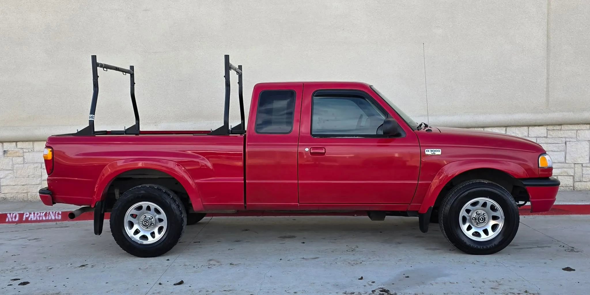 Used 2004 MAZDA B-Series Pickup 2WD Cab Plus B3000 w/ Convenience Pkg image 2