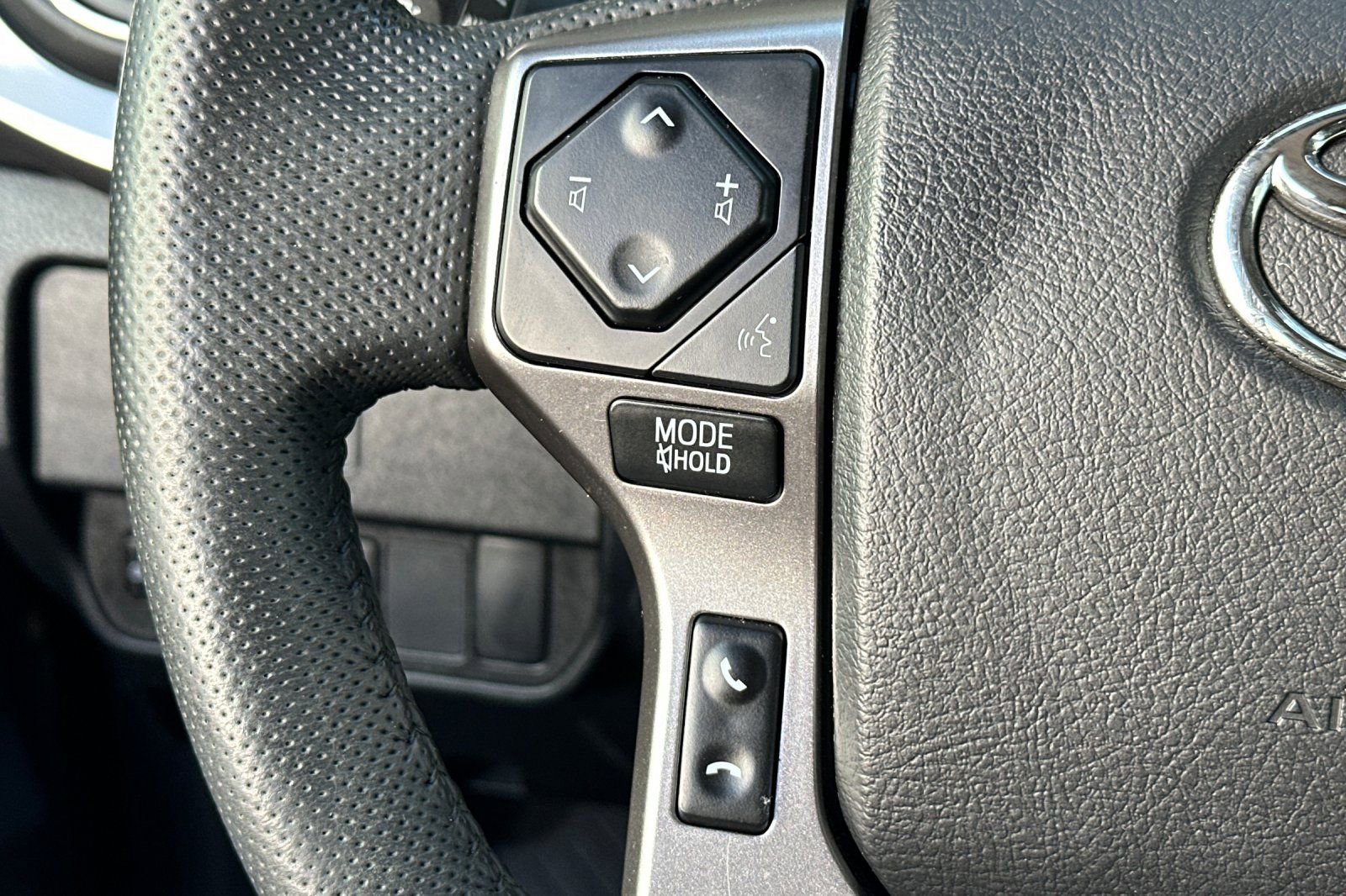 Certified 2022 Toyota Tacoma SR5 image 35