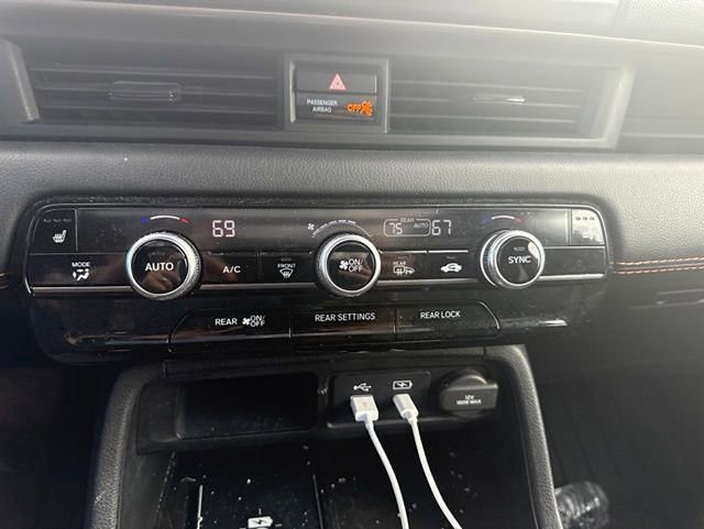 Used 2023 Honda Pilot TrailSport image 12