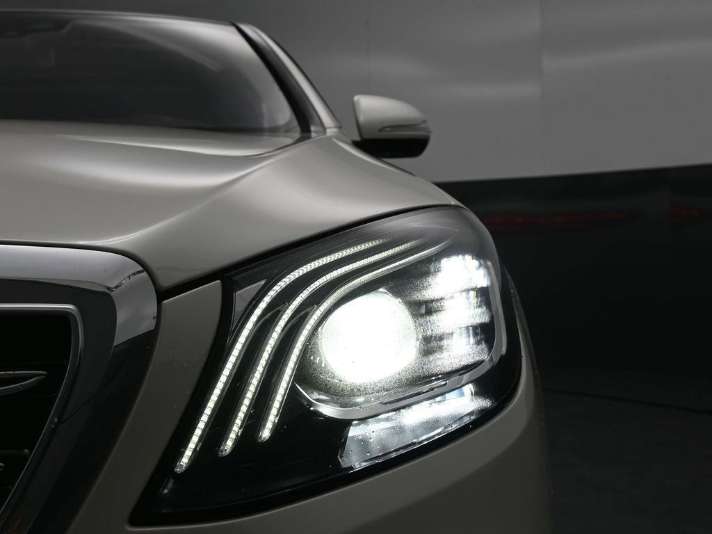 Used 2019 Mercedes-Benz S 560 Sedan image 12