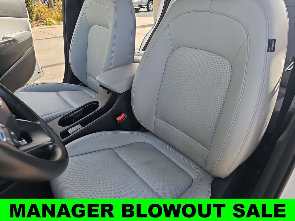 Used 2022 Hyundai Kona Limited image 14